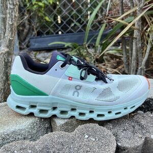 On RunningCloudstratus 'Undyed White Creek' 39.98246 Size 8.5